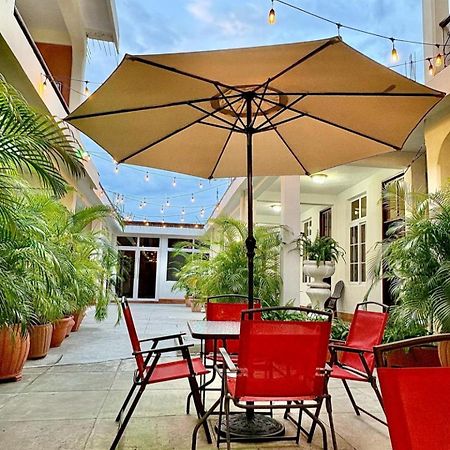 Hotel El Reformador Пуэрто-Барриос Экстерьер фото